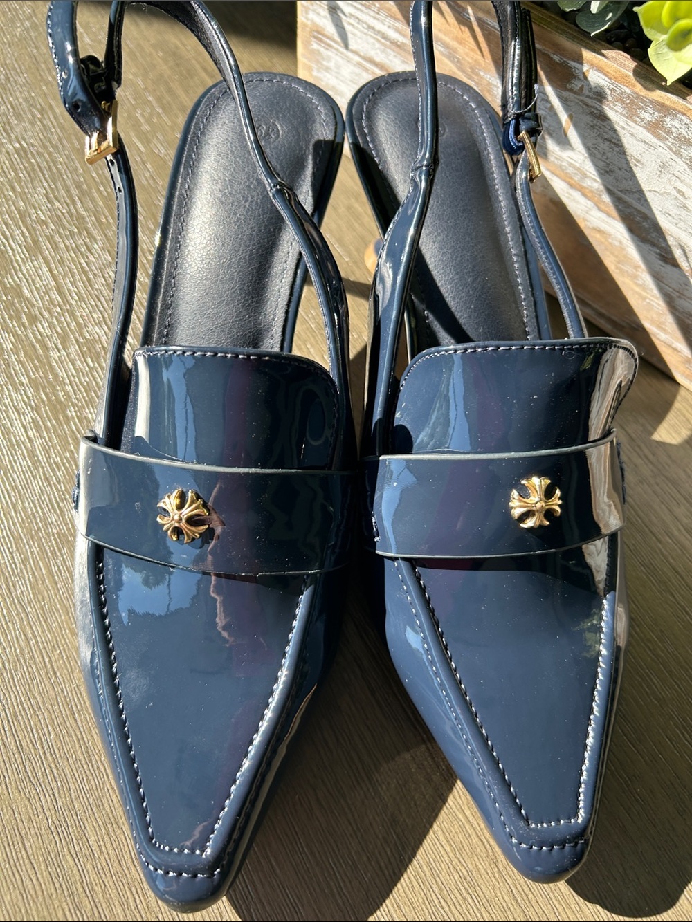 Women’s Navy Patent Slingback Kitten Heel with Decorative Gold Accent. Size 6.5 - Picture 12 of 13